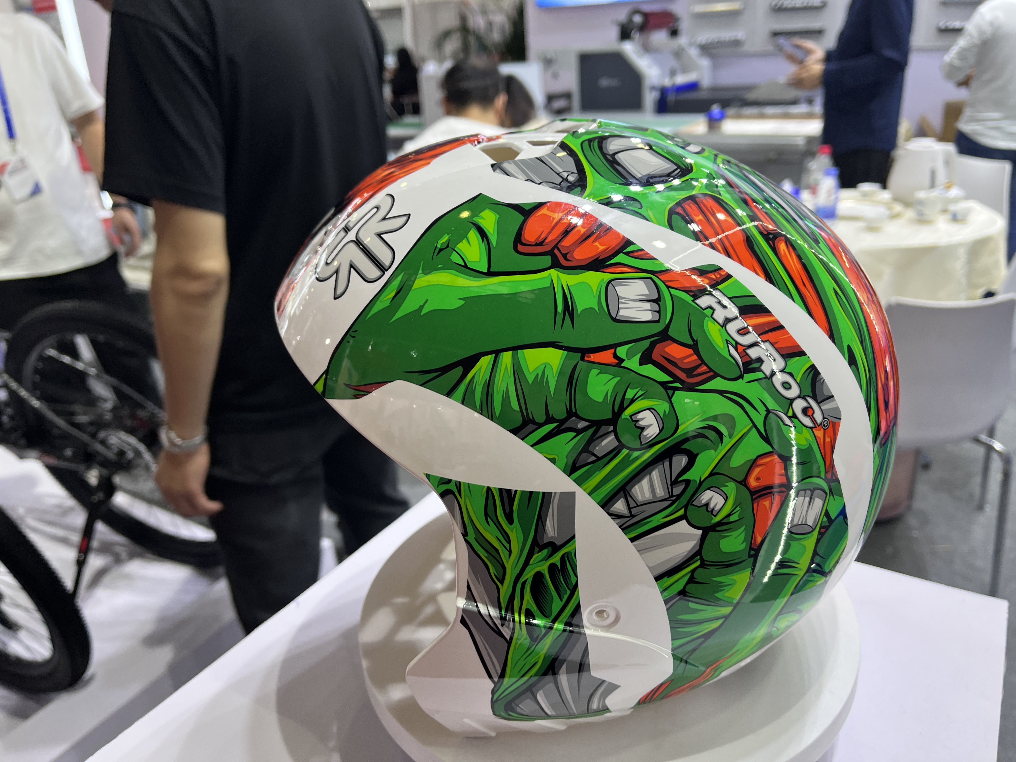 ಹೆಲ್ಮೆಟ್‌ಗಳಲ್ಲಿ ಬಳಸುವ ಶಾಯಿ